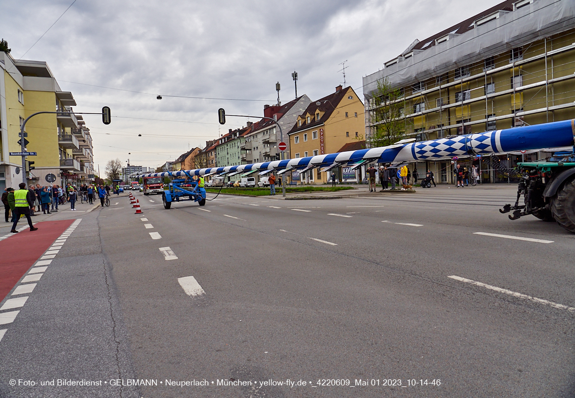 01.05.2023 - Maibaumaufstellung in Berg am Laim